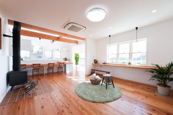 プロヴァンス風の明るいカフェテイストの家の施工事例イメージ画像