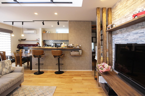 落ち着いたムードのカフェ風住まいの施工事例イメージ画像